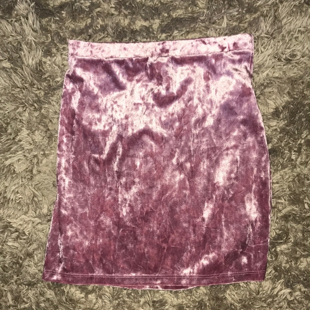 velvet skirt 🔸buy 1 get 1 50%🔶